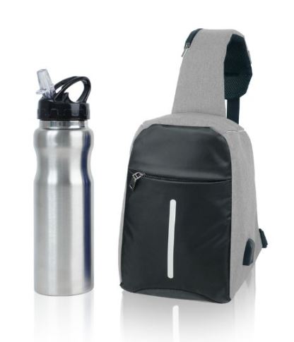 סט הכולל: 
בקבוק עשוי נירוסטה עם פיה נשלפת וקשית ML700 + 
תיק צד מעוצב נגד גניבות. 